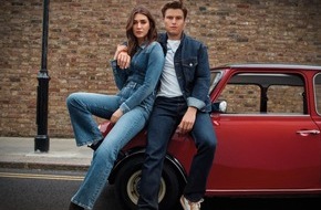 Pepe Jeans London GmbH: PEPE JEANS präsentiert "VERY PEPE" mit Kriti Sanon und Oliver Cheshire: eine mutige Kampagne, die Londoner Coolness und vielseitigen Stil zelebriert