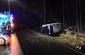 Feuerwehr Mettmann: FW Mettmann: Schwerer Verkehrsunfall mit zwei verletzten Personen in Mettmann. 

Am 06. März. 2019, 21:05 Uhr, "Mettmanner Str." im Neandertal im Grenzbereich zum Stadtgebiet Erkrath.