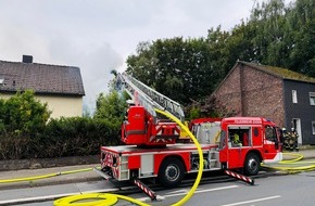Feuerwehr Essen: FW-E: Brand eines leerstehenden Geb&auml;udes - Feuerwehr verhindert Brandausbreitung