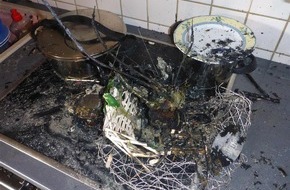 Polizeipräsidium Koblenz: POL-PPKO: Dekorationsmaterial gerät in Brand - eine Person leicht verletzt