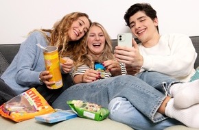 Initiative "Mülltrennung wirkt": Trennen - aber gechillt! / Recyclingtipps: Gebrauchte Snackverpackungen richtig trennen