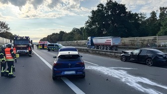 FFW Gemeinde Schwalmtal: FFW Schwalmtal: Vier Verletzte bei Verkehrsunfall auf der A 52