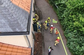 Polizei Mettmann: POL-ME: Brandstiftung in leerstehendem Wohnhaus - Polizei stellt jugendliches Trio - Ratingen - 2006119