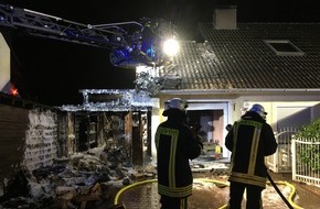 Feuerwehr Detmold: FW-DT: Feuer in Garage/Carport