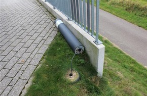 Polizeidirektion Trier: POL-PDTR: Sachbeschädigung an der Hochwaldhalle in Osburg