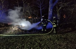 Feuerwehr Detmold: FW-DT: Laubhaufen in Brand