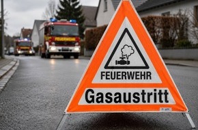 Freiwillige Feuerwehr Bad Oeynhausen: FW Bad Oeynhausen: Besch&auml;digte Gasleitung durch Baggerarbeiten