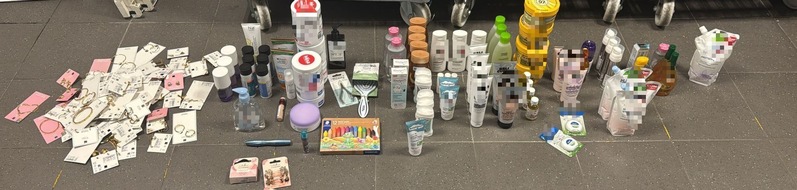 Bundespolizeiinspektion Hamburg: BPOL-HH: Hamburger Hauptbahnhof: Große "Shopping-Tour" im Wert von über 2000 Euro, aber ohne an der Kasse zu bezahlen- Bundespolizei stellt 61 gestohlene Artikel sicher-