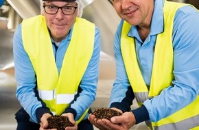 Nestlé Deutschland AG: Zukunft des Kaffeeanbaus: Nestlé verarbeitet in Schwerin verantwortungsvoll beschaffte Kaffeebohnen für NESCAFÉ Dolce Gusto