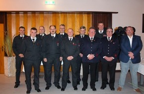 Feuerwehr Gemeinde Rheurdt: FW Rheurdt: Löscheinheit Schaephuysen feiert sich und seine langjährigen Mitglieder