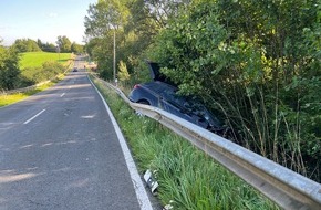 Polizeidirektion Wittlich: POL-PDWIL: Fahrzeug kommt aufgrund nicht angepasster Geschwindigkeit von der Fahrbahn ab und landet im Straßengraben