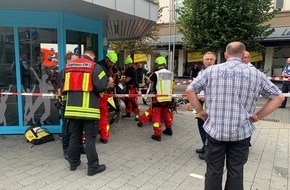 Feuerwehr Mülheim an der Ruhr: FW-MH: Mehrere Personen im Aufzug eingeschlossen #fwmh