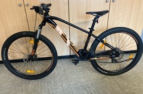 Polizeiinspektion Lüneburg/Lüchow-Dannenberg/Uelzen: POL-LG: ++ hochwertiges Mountainbike bei Jugendlichen sichergestellt - "Wem gehört das Bike?" ++ Holzaufsteller auf Fahrbahn gestellt - Polizei ermittelt gegen zwei 15-Jährige ++ "... ...