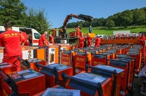 DLRG - Deutsche Lebens-Rettungs-Gesellschaft: DLRG übergibt 250 Bautrockner für Betroffene des Hochwassers in Ahrweiler