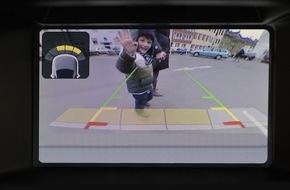 Ford-Werke GmbH: Rückfahrkamera zählt bei den europäischen Ford-Kunden zu einem der beliebtesten Fahrer-Assistenzsysteme (BILD)