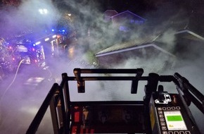 Freiwillige Feuerwehr Werne: FW-WRN: FEUER_3 - LdF - LZ1 - LZ3 - TOJ Lünen - Garagenbrand / mehrere brennende Mülltonnen