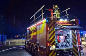Kreisfeuerwehr Oldenburg: FW-OLL: Unterstützungseinsatz im Landkreis Cloppenburg - Großtanklöschfahrzeuge aus Ahlhorn und Altmoorhausen im nächtlichen Pendelverkehr eingebunden