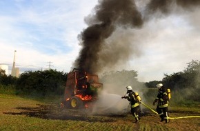 Freiwillige Feuerwehr Werne: FW-WRN: Brand einer Heupresse auf einem Feld
