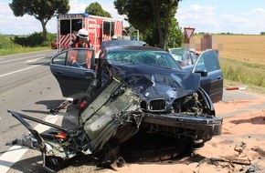 Polizei Düren: POL-DN: Schwerer Verkehrsunfall fordert drei Verletzte