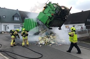 Feuerwehr Stolberg: FW-Stolberg: Brennt Müllwagen in Wohngebiet