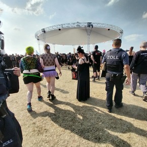 HZA-BS: M&apos;era Luna feiert 25- jähriges Jubiläum / der Zoll ist dabei