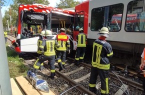Feuerwehr und Rettungsdienst Bonn: FW-BN: +Abschlussmeldung+ Schwerer Unfall zwischen Stadtbahn und Linienbus