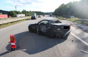 Polizeidirektion Kaiserslautern: POL-PDKL: A6/Ramstein-Miesenbach, Auf Pannenfahrzeug gekracht - Lkw-Fahrer schwerverletzt
