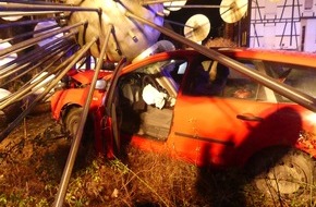 Kreispolizeibehörde Oberbergischer Kreis: POL-GM: 15012022 Verkehrsunfall mit erheblichem Sachschaden und Widerstand