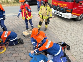 FW Alpen: 24 Stunden &Uuml;bung der Jugendfeuerwehr Alpen