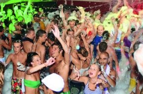 alltours flugreisen gmbh: alltours erweitert Programm für Partylöwen, Nachtschwärmer und Sport-Freaks / Jugendliche und junge Erwachsene treffen sich in Young & Trendy-Hotels (BILD)