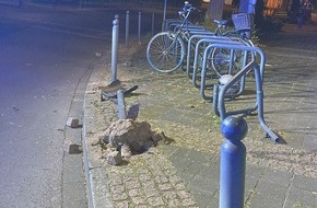 Polizei Mettmann: POL-ME: 26-Jähriger verunfallt alkoholisiert und unter Drogeneinfluss mit seinem Motorrad - Soziusfahrer schwer verletzt - Ratingen - 2206080