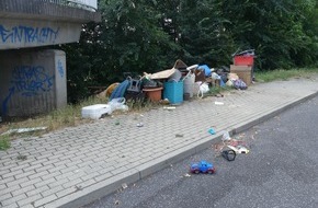 Polizeipräsidium Nordhessen - Kassel: POL-KS: Unbekannte entsorgen Müll auf Autobahnparkplätzen: Polizei sucht Zeugen