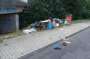 Polizeipr&auml;sidium Nordhessen: POL-KS: Unbekannte entsorgen M&uuml;ll auf Autobahnparkpl&auml;tzen: Polizei sucht Zeugen