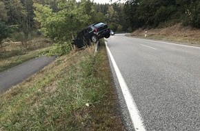 Polizeipräsidium Westpfalz: POL-PPWP: PKW auf Leitplanke abgestellt