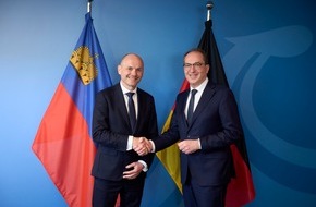 F&uuml;rstentum Liechtenstein: Regierungsrat Hubert B&uuml;chel zu Antrittsbesuch bei Bundesinnenminister Dobrindt und bei Hauptgesch&auml;ftsf&uuml;hrerin (BDI) Tanja G&ouml;nner in Berlin