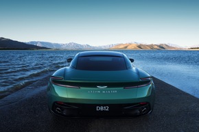 ASTON MARTIN DB12 GEWINNT PRESTIGETRÄCHTIGEN  MOTORKLASSIK AWARD 2024