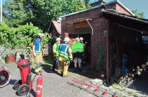 Feuerwehr Weinheim: FW Weinheim: Trafostationsbrand in L&uuml;tzelsachsen. Feuerwehr Weinheim bei extremer Hitze im Einsatz.
