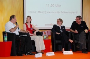 Deutscher Feuerwehrverband e. V. (DFV): Podiumsdiskussion: Man(n), wie sich die Zeiten ändern /  Frauen in der Feuerwehr - eine Standortbestimmung auf dem Feuerwehrtag