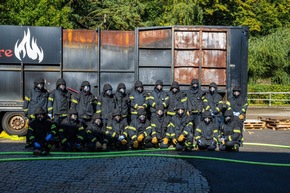 FW-EN: Feuerwehr Herdecke trainiert realistische Brandeinsätze in einem Übungscontainer - Hygienekonzept wird beübt