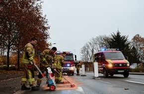 Feuerwehr Detmold: FW-DT: Ölspur auf mehreren Straßen in der Innenstadt