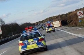 Polizeiinspektion Heidekreis: POL-HK: Bad Fallingbostel: Einbrecher an der Vogteistraße aktiv; Soltau: Jugendlicher erneut auffällig; Bispingen / A7: Lkw auf die Seite gelegt