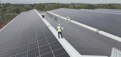Apricus Solar AG: Die größte Solardachanlage Dortmunds: Über die Solarkraftwerk Dortmund GmbH und den Betrieb von großen Solaranlagen