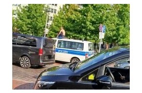 Bundespolizeiinspektion Flensburg: BPOL-FL: NMS - Mann macht es sich auf Streifenwagen der Bundespolizei gemütlich