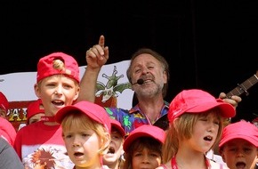 Weltbild Verlag GmbH: Weltbild Familientag mit Peter Reber ein voller Erfolg: Über  4'000 Personen auf dem Gurten