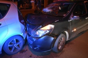 Polizei Mönchengladbach: POL-MG: Verkehrsunfall unter Alkoholeinwirkung - 27jährige Fahrerin leicht verletzt