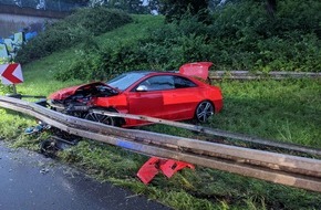 Feuerwehr Mülheim an der Ruhr: FW-MH: Schwerer Verkehrsunfall auf der BAB40