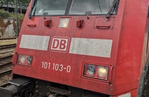 Bundespolizeiinspektion Trier: BPOL-TR: Steinbewurf auf Reisezug: Bundespolizei ermittelt