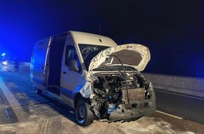 Feuerwehr Bergheim: FW Bergheim: Fünf Verletzte bei zwei Verkehrsunfällen am Samstagabend in Bergheim