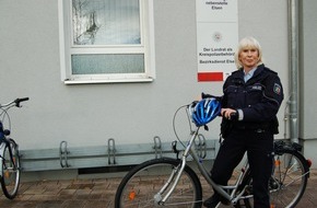 Polizei Paderborn: POL-PB: Erste Bezirksbeamtin im Kreis Paderborn hat in Elsen ihren Dienst aufgenommen