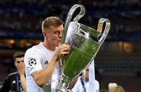 United Charity gemeinnützige Stiftungs GmbH: Vom Champions League-Finale: Toni Kroos Siegershirt unterm Hammer / Getragenes und signiertes Real Madrid-Trikot direkt aus dem CL-Finalspiel / Erlös kommt der Toni Kroos Stiftung zugute